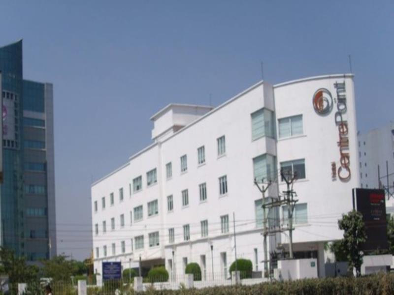 Hotel The Centre Point à Chennai Extérieur photo
